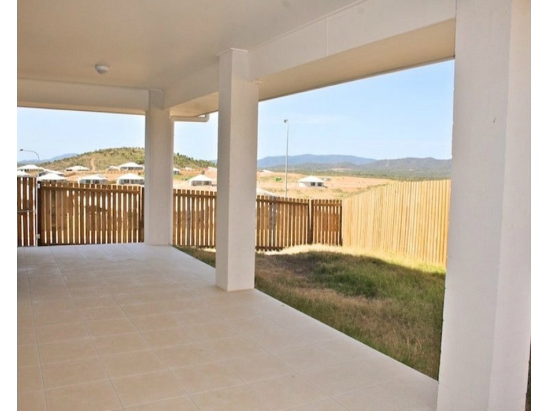 2 The Peak, Zilzie QLD 4710