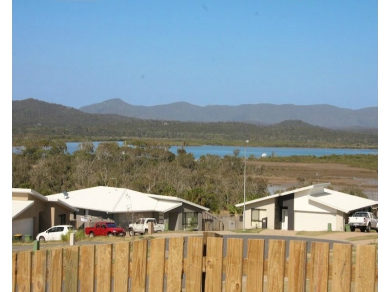 2 The Peak, Zilzie QLD 4710