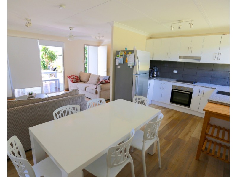 28 Wood Street, Emu Park QLD 4710