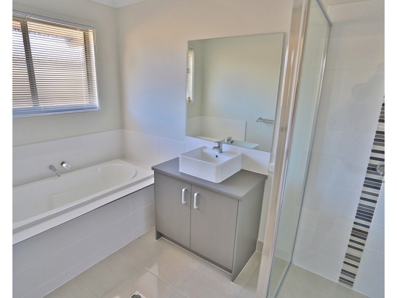 9 Waterpark Drive, Mulambin QLD 4703