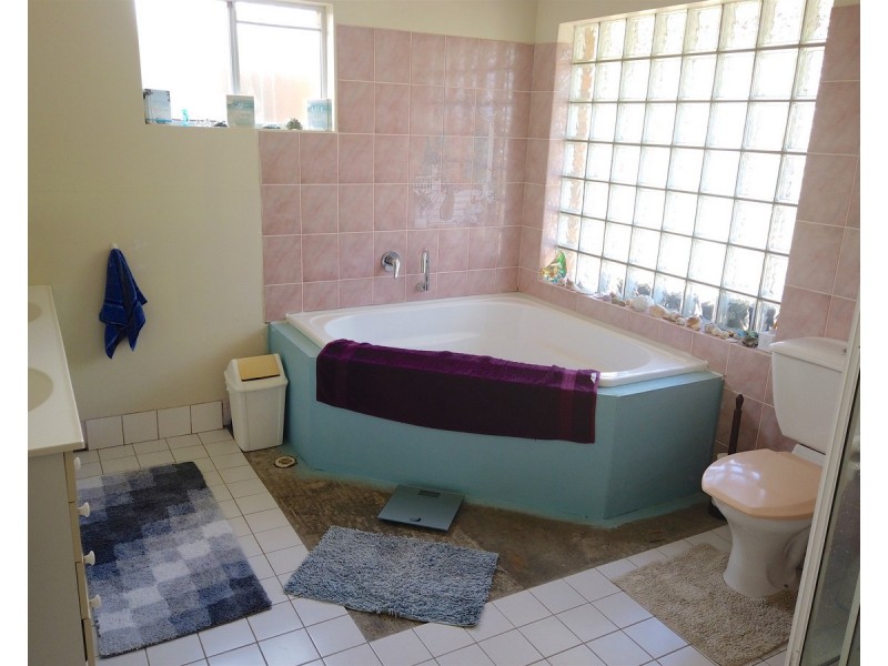 32 Redman Street, Emu Park QLD 4710