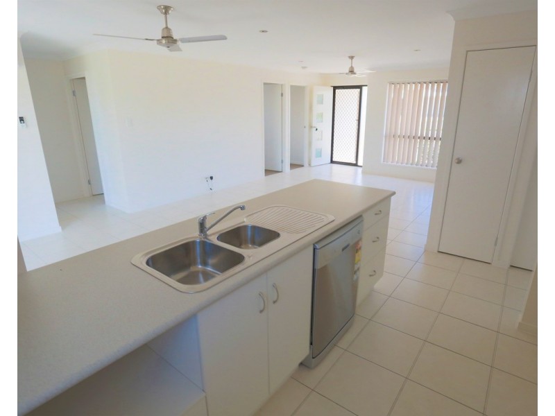 6 Falcon Crest, Zilzie QLD 4710