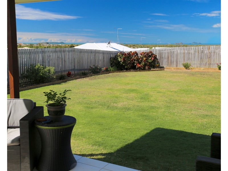 25 Falcon Crest, Zilzie QLD 4710