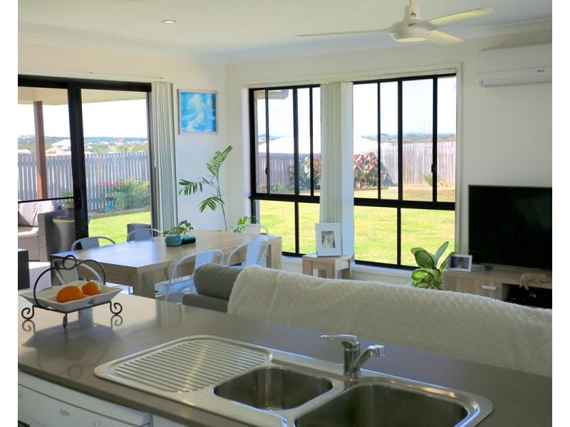 25 Falcon Crest, Zilzie QLD 4710