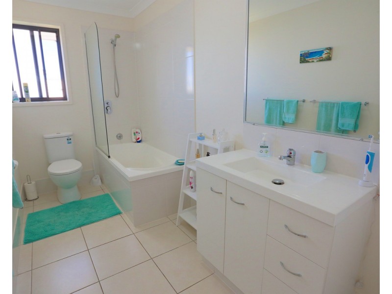 25 Falcon Crest, Zilzie QLD 4710