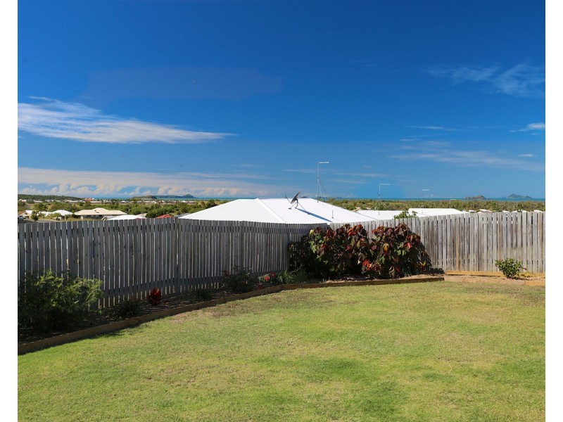 25 Falcon Crest, Zilzie QLD 4710