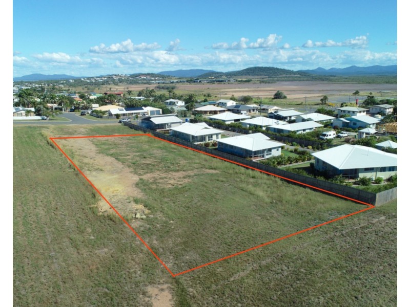 37-39 Thomas Street, Emu Park QLD 4710