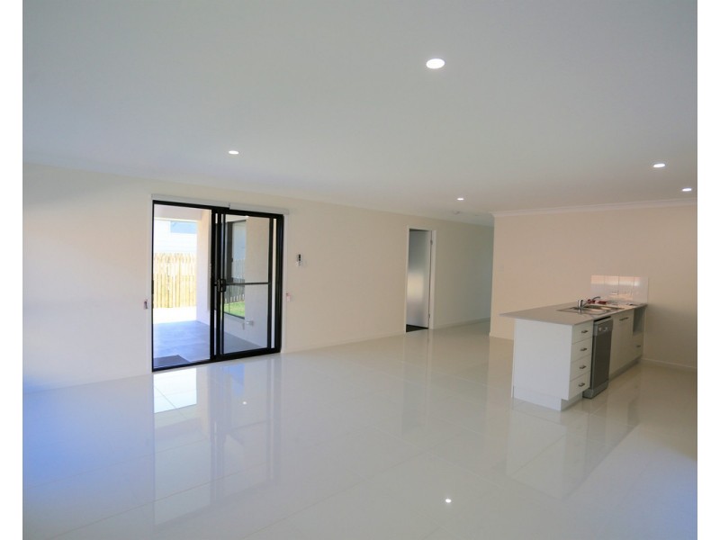 4 Ocean View Drive, Zilzie QLD 4710