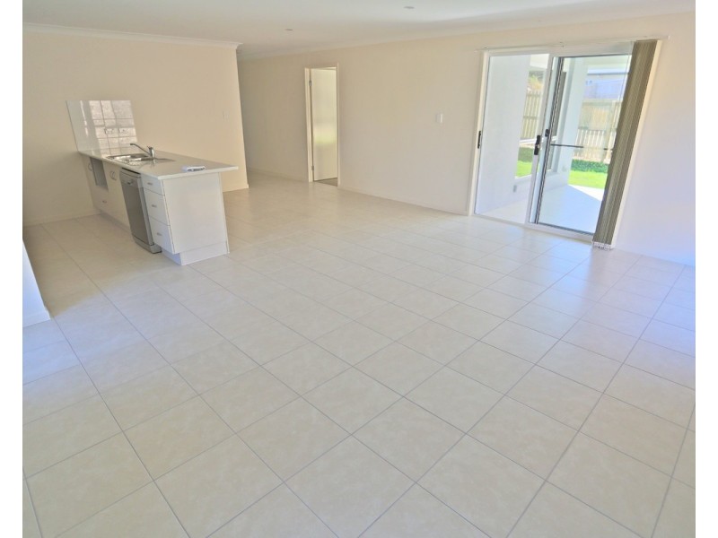81 Cocoanut Point Drive, Zilzie QLD 4710