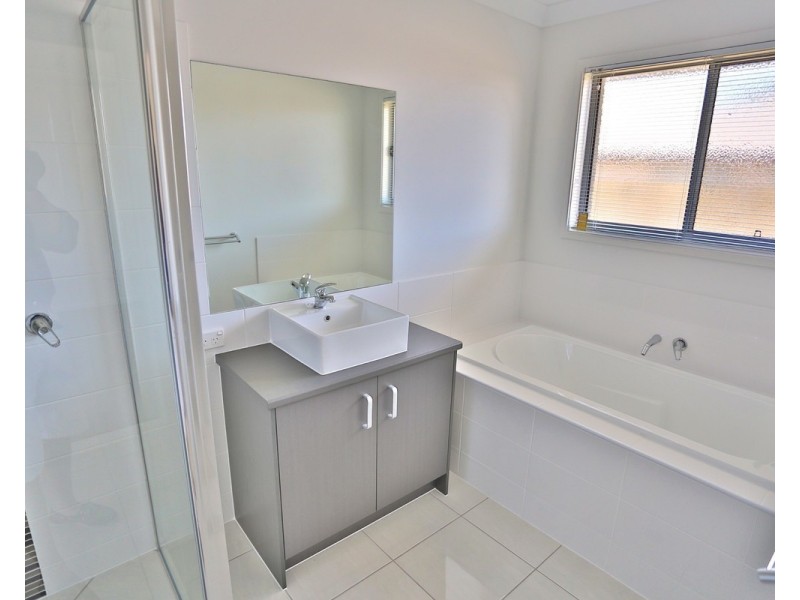 2 Aqua Lane, Mulambin QLD 4703