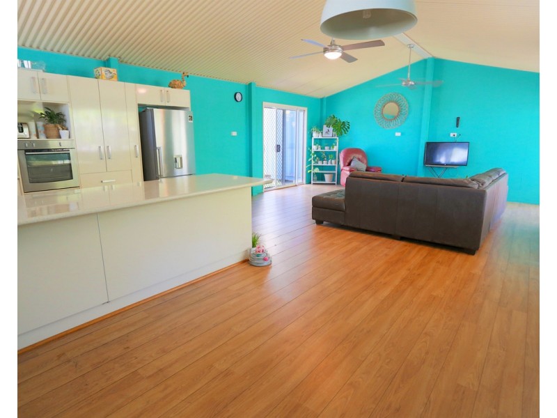 837 Coowonga Road, Keppel Sands QLD 4702