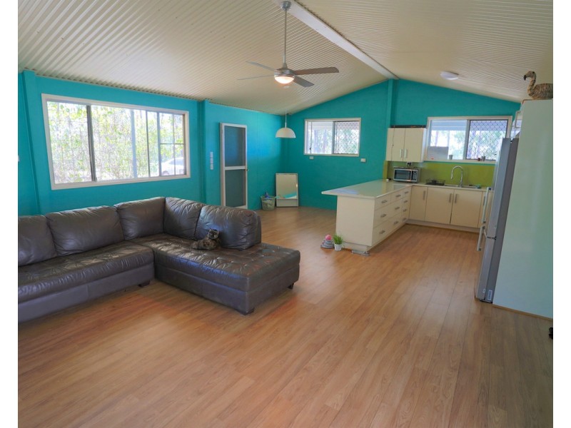 837 Coowonga Road, Keppel Sands QLD 4702