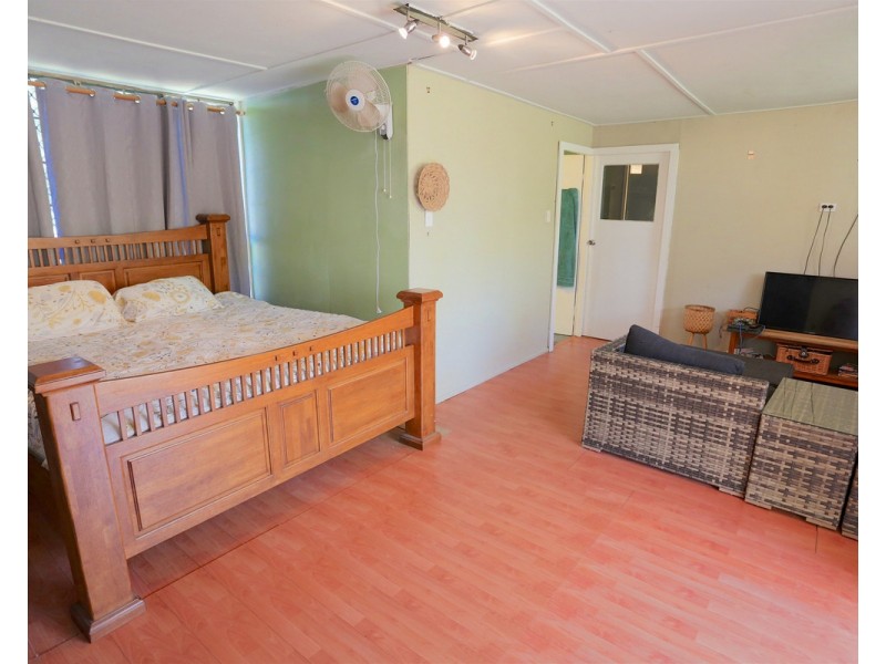 837 Coowonga Road, Keppel Sands QLD 4702