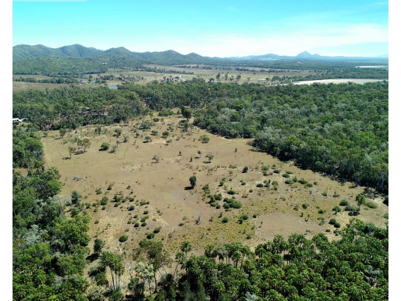 837 Coowonga Road, Keppel Sands QLD 4702