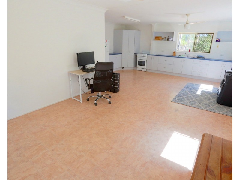 837 Coowonga Road, Keppel Sands QLD 4702