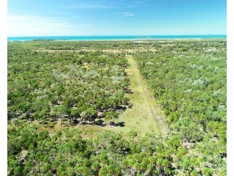 837 Coowonga Road, Keppel Sands QLD 4702