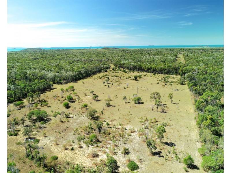 837 Coowonga Road, Keppel Sands QLD 4702