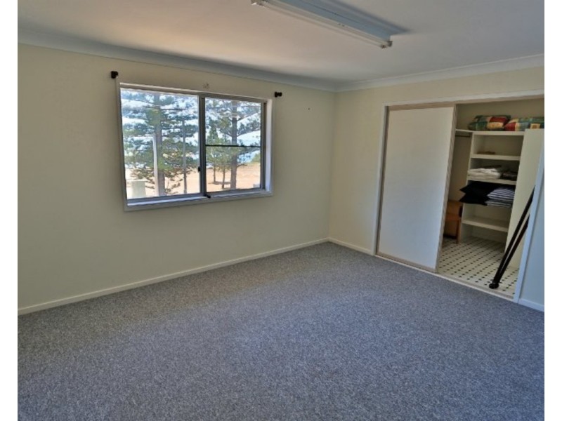 4 Keppel Street, Emu Park QLD 4710