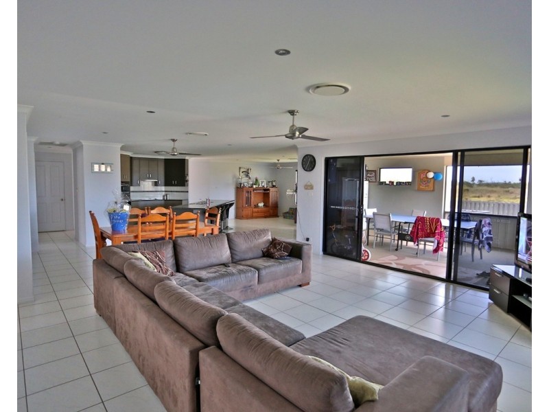 1 Timbers Beach Road, Zilzie QLD 4710