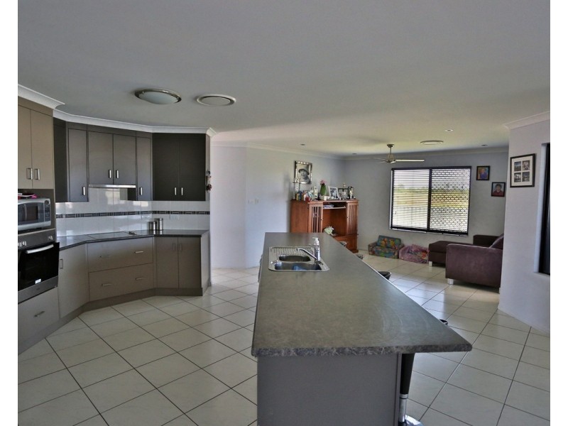 1 Timbers Beach Road, Zilzie QLD 4710