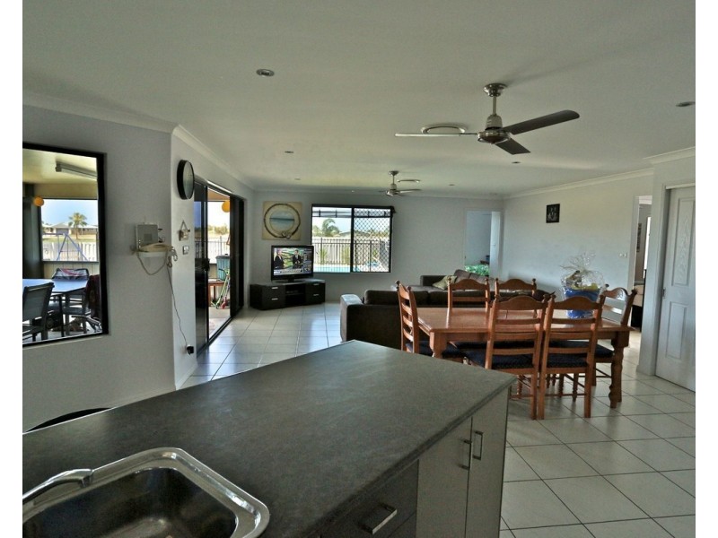 1 Timbers Beach Road, Zilzie QLD 4710