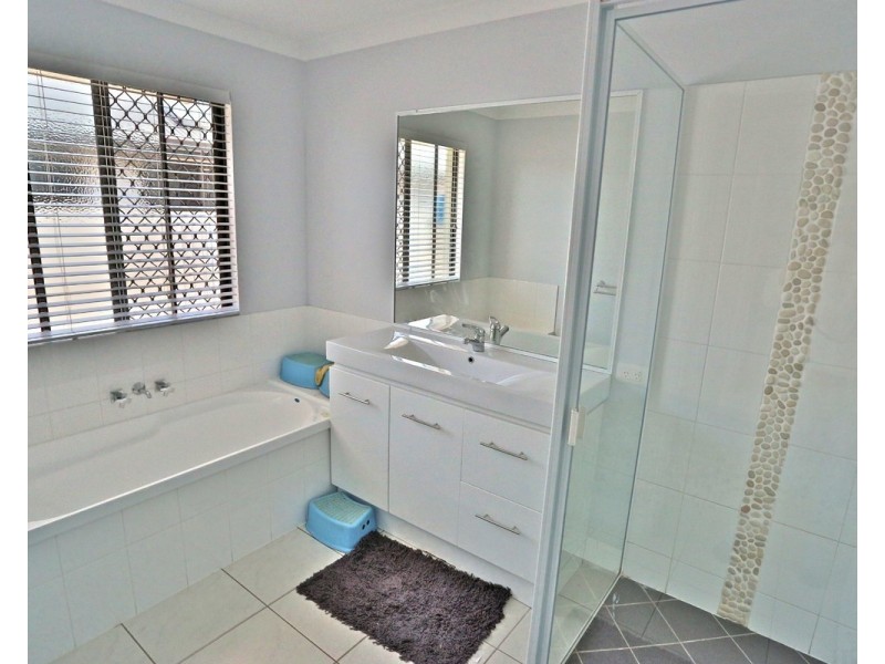 1 Timbers Beach Road, Zilzie QLD 4710
