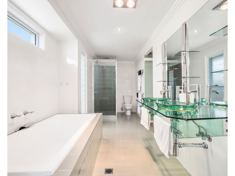 53 Valley Park Road, Zilzie QLD 4710