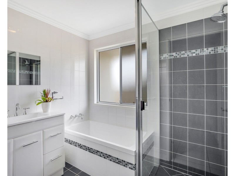 53 Valley Park Road, Zilzie QLD 4710