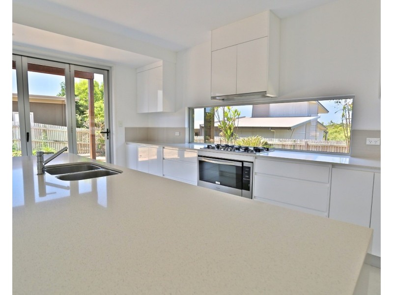 33 Cocoanut Point Drive, Zilzie QLD 4710