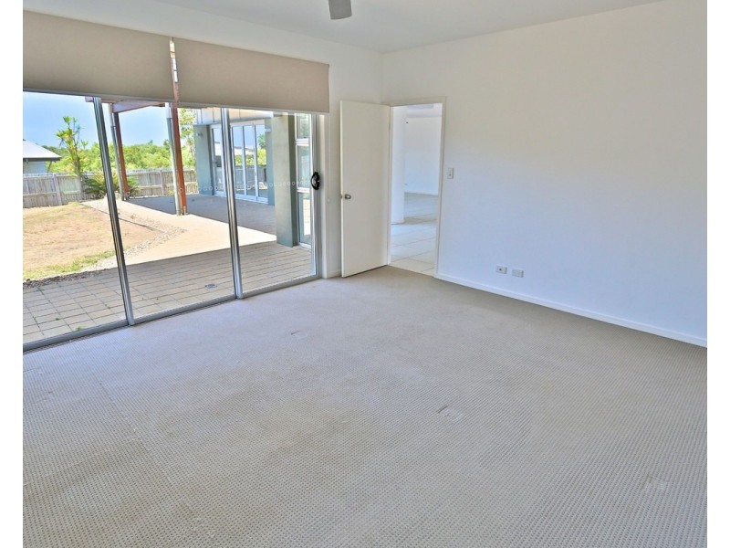 33 Cocoanut Point Drive, Zilzie QLD 4710