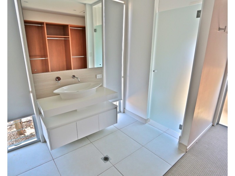 33 Cocoanut Point Drive, Zilzie QLD 4710