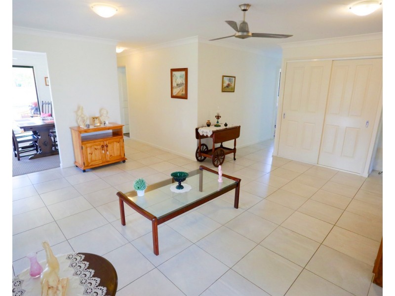 14 Riviera Way, Mulambin QLD 4703