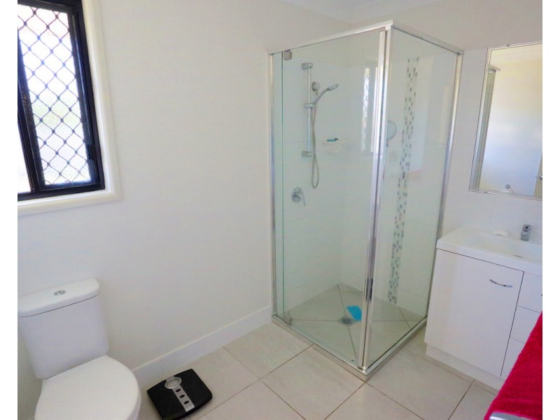 14 Riviera Way, Mulambin QLD 4703