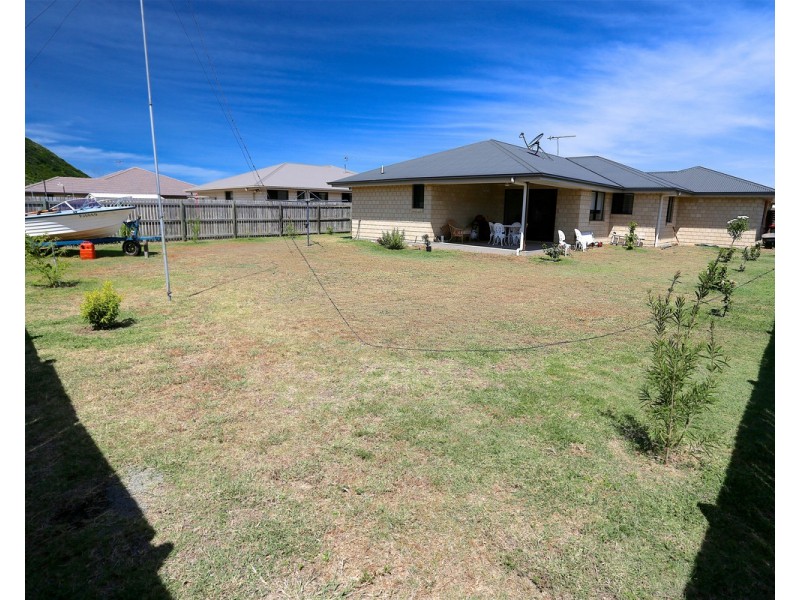 14 Riviera Way, Mulambin QLD 4703