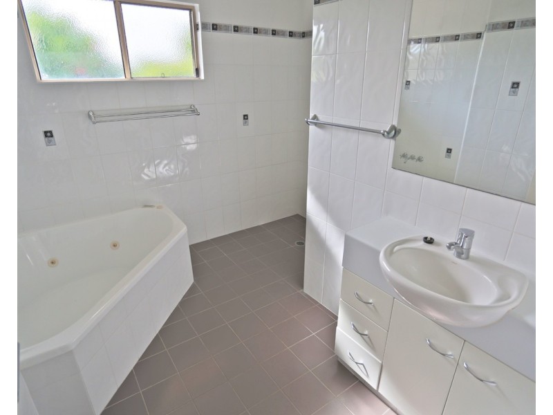 29 Nerita Avenue, Emu Park QLD 4710