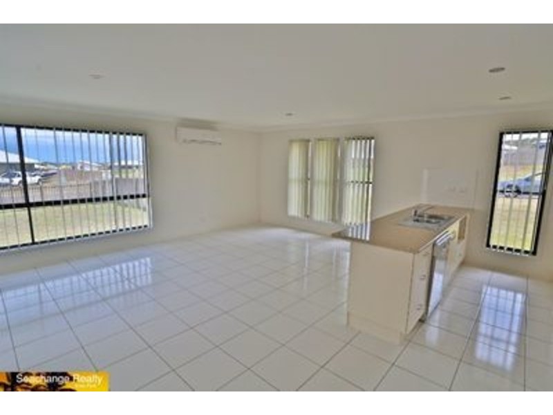 10 Falcon Crest, Zilzie QLD 4710