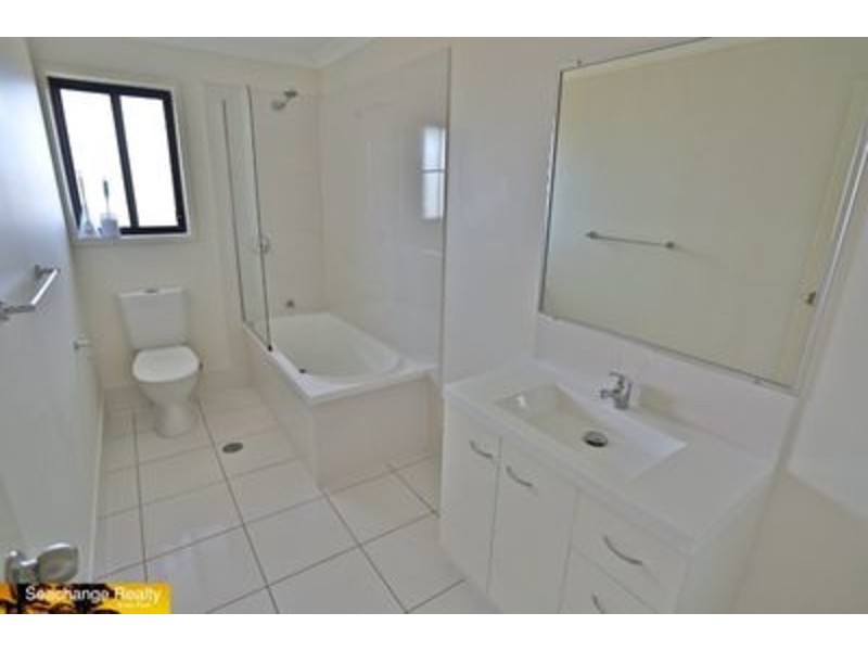 10 Falcon Crest, Zilzie QLD 4710
