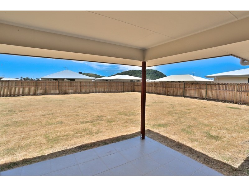 11 Beachside Circuit, Mulambin QLD 4703