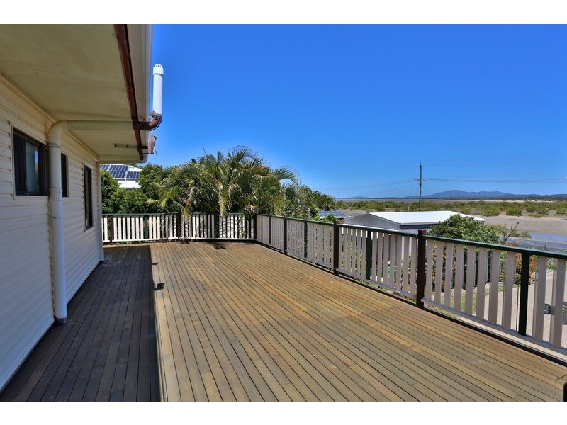 136 Schofield Parade, Keppel Sands QLD 4702