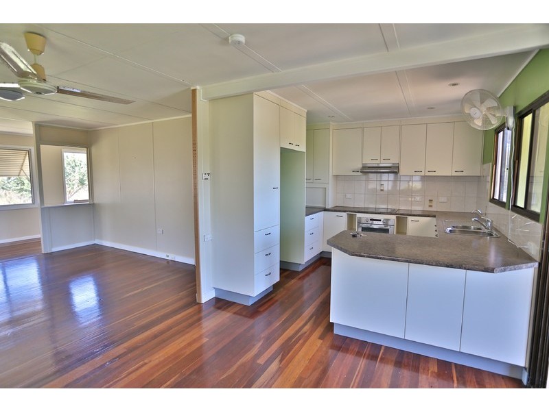 136 Schofield Parade, Keppel Sands QLD 4702