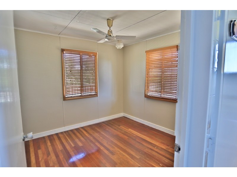 136 Schofield Parade, Keppel Sands QLD 4702