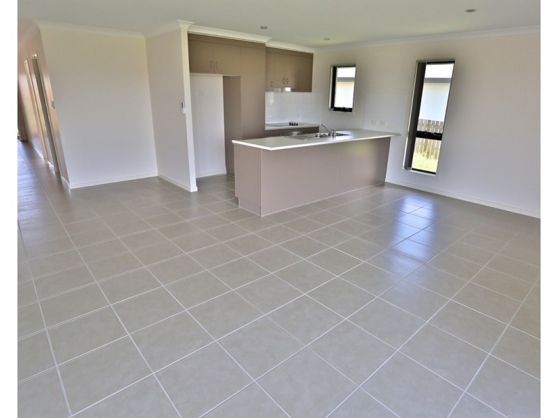 44 Falcon Crest, Zilzie QLD 4710