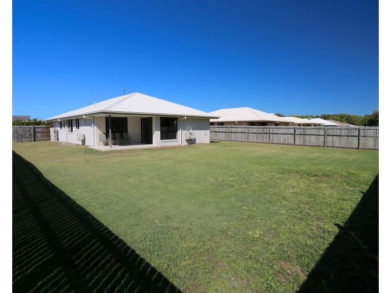 22 Beachside Circuit, Mulambin QLD 4703