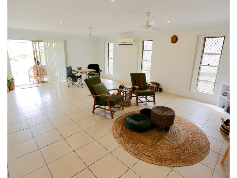 72 Cocoanut Point Drive, Zilzie QLD 4710