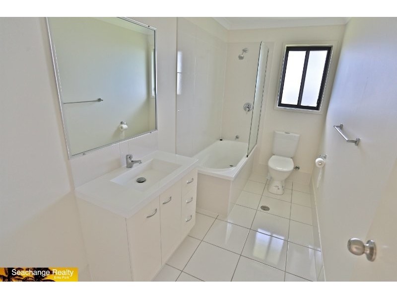 11 Falcon crest, Zilzie QLD 4710