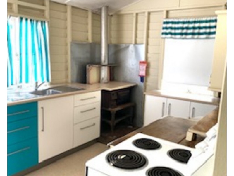 7 Bright Street, Emu Park QLD 4710
