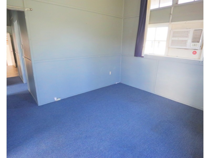 35 Denning Street, Park Avenue QLD 4701
