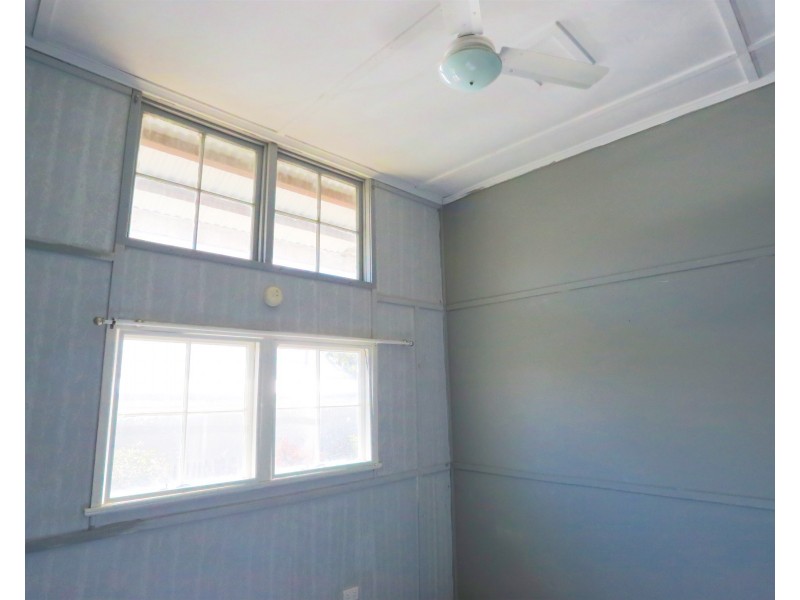 35 Denning Street, Park Avenue QLD 4701