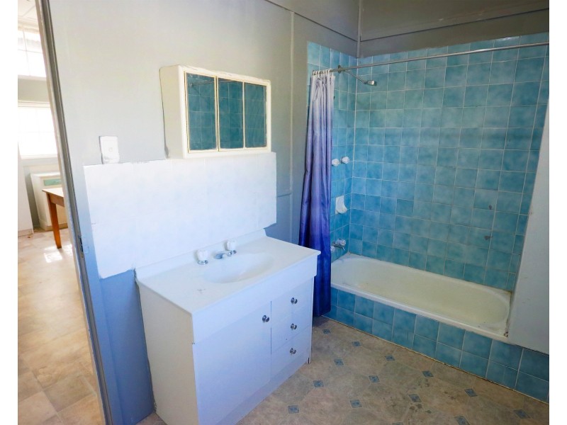 35 Denning Street, Park Avenue QLD 4701