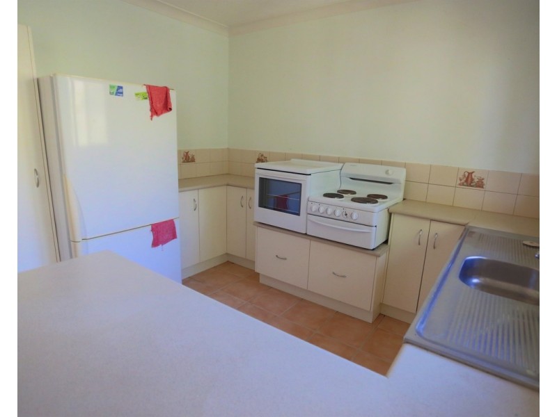 2/44 Ferguson Street, Emu Park QLD 4710